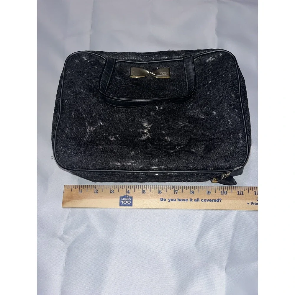 VICTORIAS‎ SECRET LACE HANGING FOLDABLE TRAVEL JETSETTER COSMETIC BAG CASE